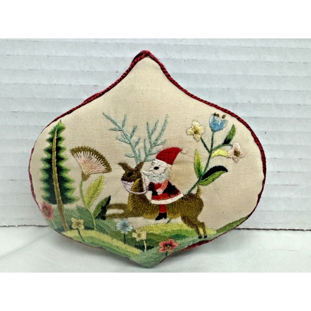 Vtg Santa Hallmark Keepsake Ornament Embroidered Pillow Hand Sewn 1984